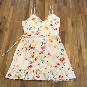 Never worn pretty floral print wrap dress for summer